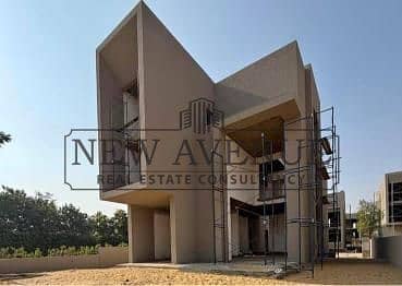 Delivered Standalone Villa Type C view on water features with Basement , ground , First and penthouse for sale in the Waterway villas New Cairo - Bild 3