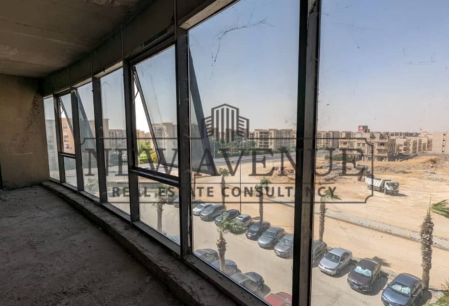 Income property office at Cairo business Park New Cairo - Mehr