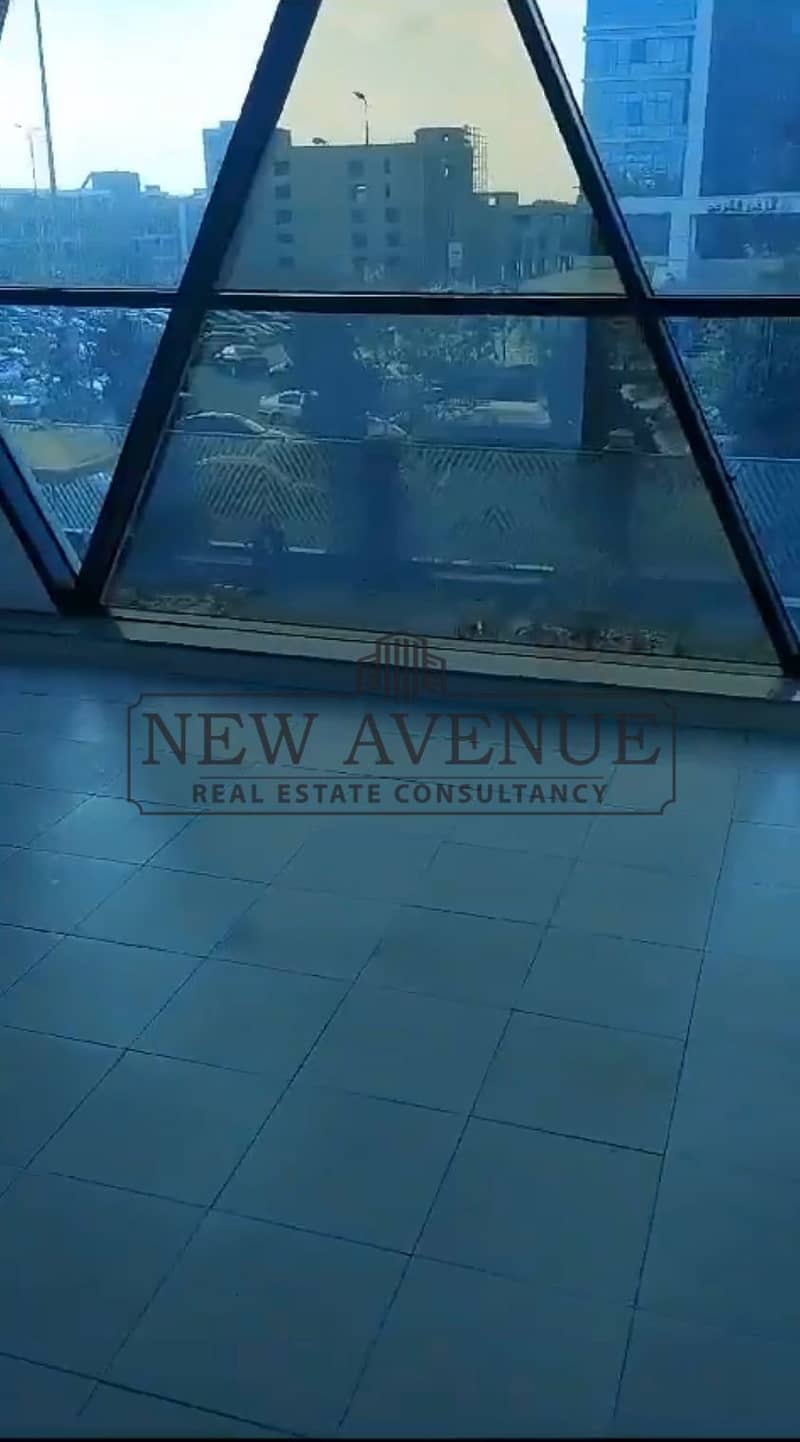 Fully Finished Office for rent at Cairo business plaza New Cairo - Widok 6