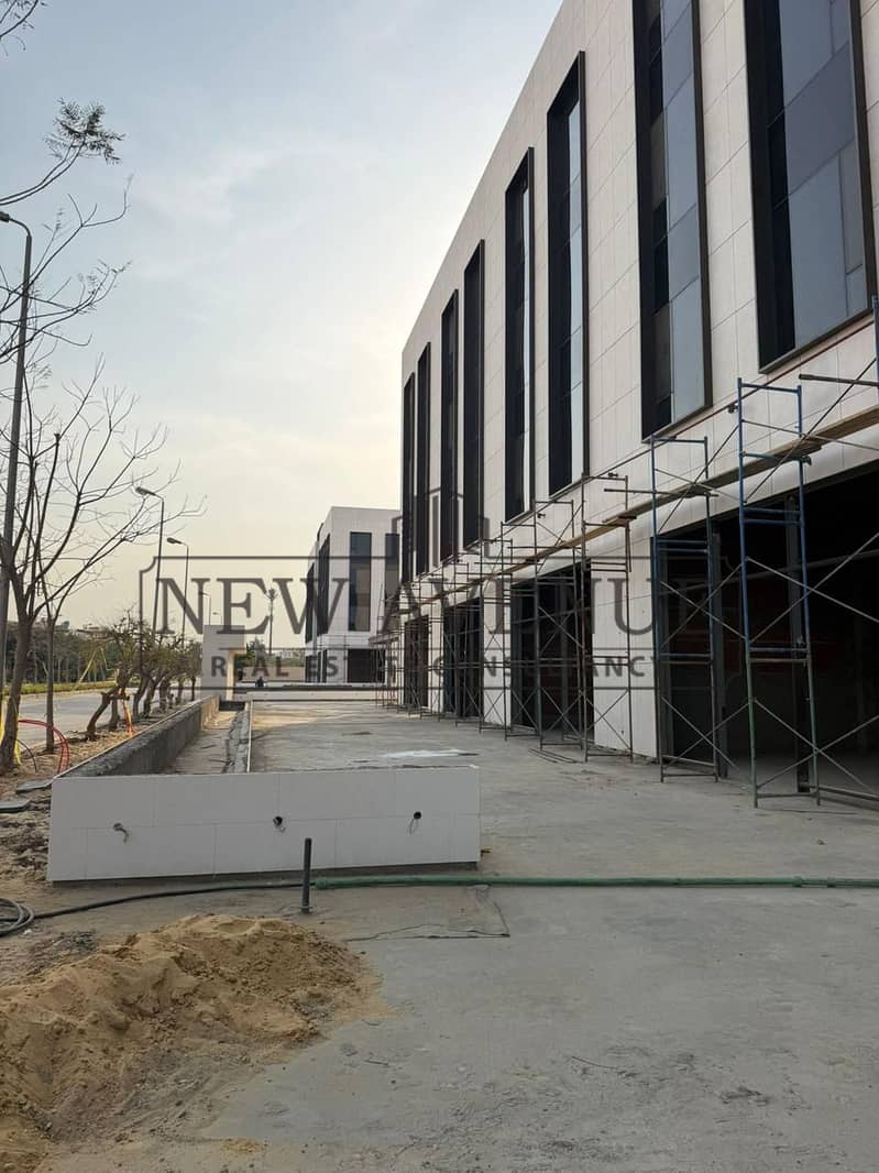 Ready to move Fully finished Office for rent at water way villas New Cairo - Ansicht 3