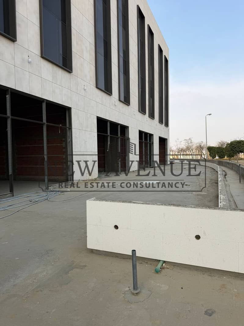 Ready to move Fully finished Office for rent at water way villas New Cairo - Ansicht 4