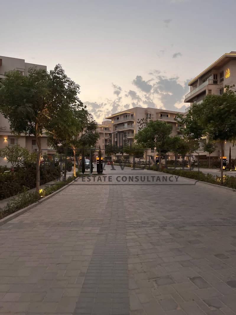 Under market price Ground Apartment for sale at mountain view icity ready to move - Więcej