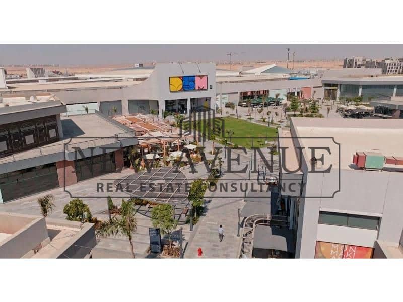 Ready to move villa 285 sqm Below market price with down payment in District 5 by Marakez - Ansicht 6