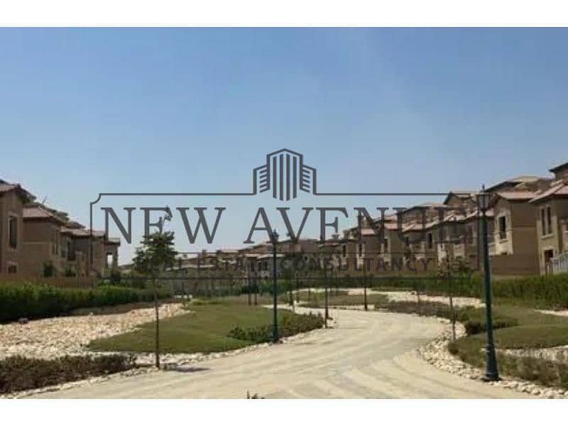 Standalone for Sale La Vista City Delivered BUA 300m 3 bedrooms 4 bathrooms maid room - Więcej