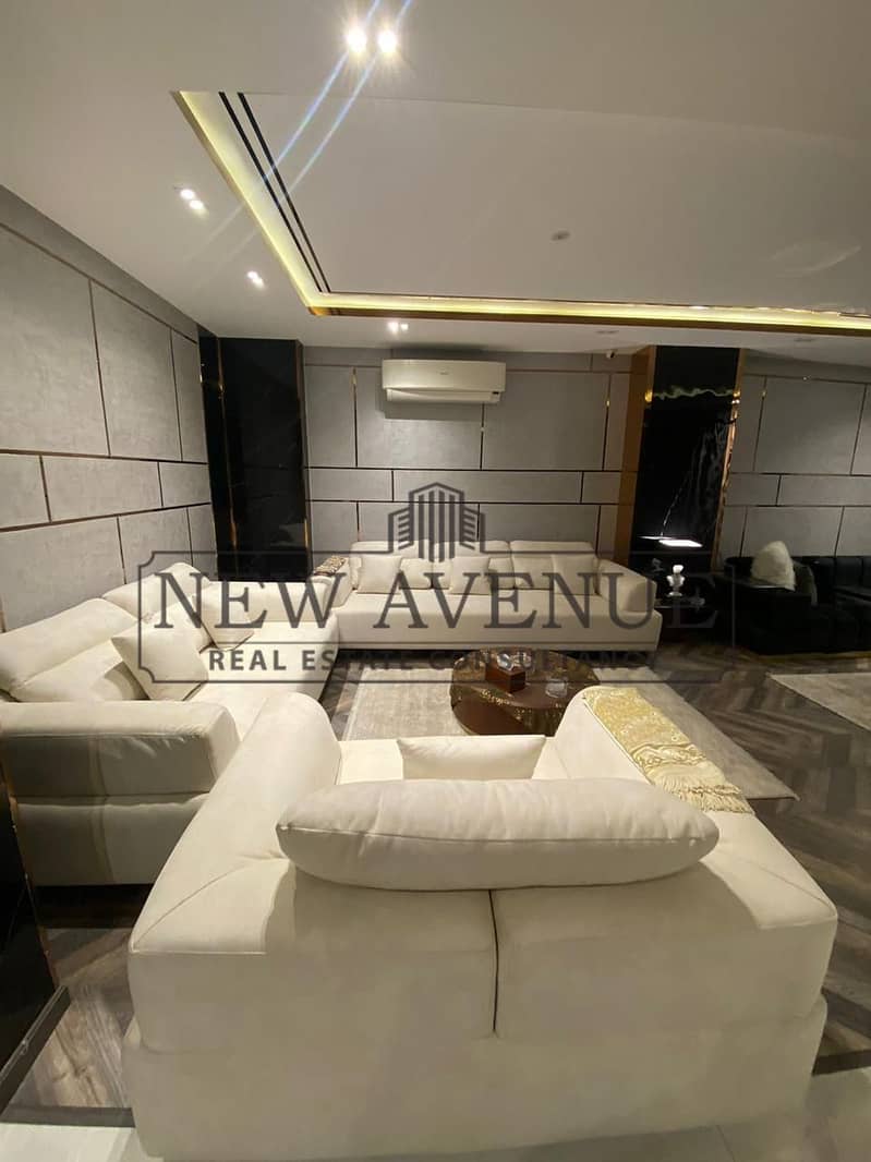 Ground floor Apartment with Garden for sale Fully furnished with 6 ACs and 2 dressing rooms Ready to move in El Narges New Cairo - Vista 5