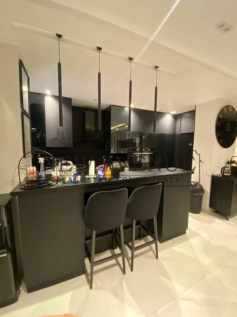 Ground floor Apartment with Garden for sale Fully furnished with 6 ACs and 2 dressing rooms Ready to move in El Narges New Cairo - Altro