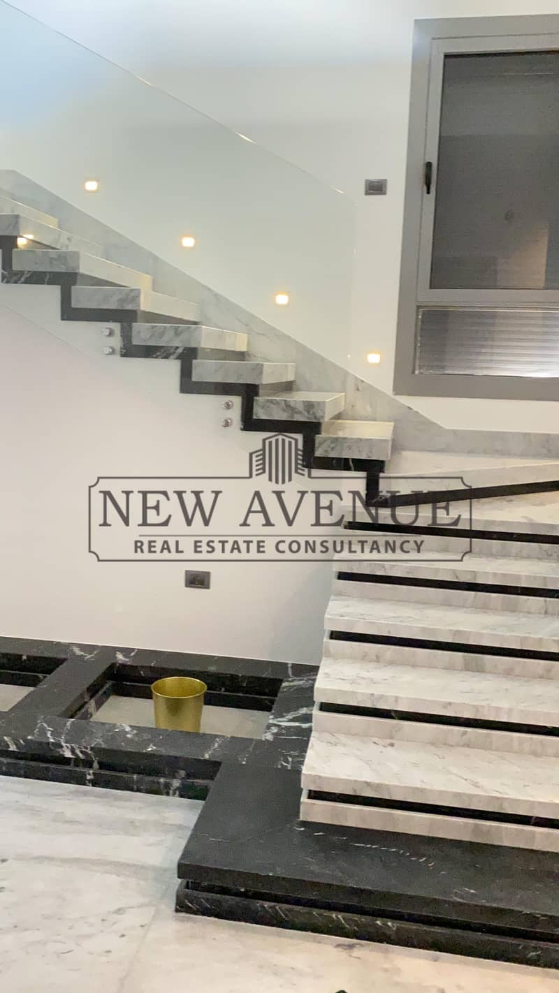 Standalone Villa Fully Furnished with Air Conditions Located in a Prime Location in VGK New Cairo Village Garden Katameya Ready To Move Golden Square - Ansicht 3