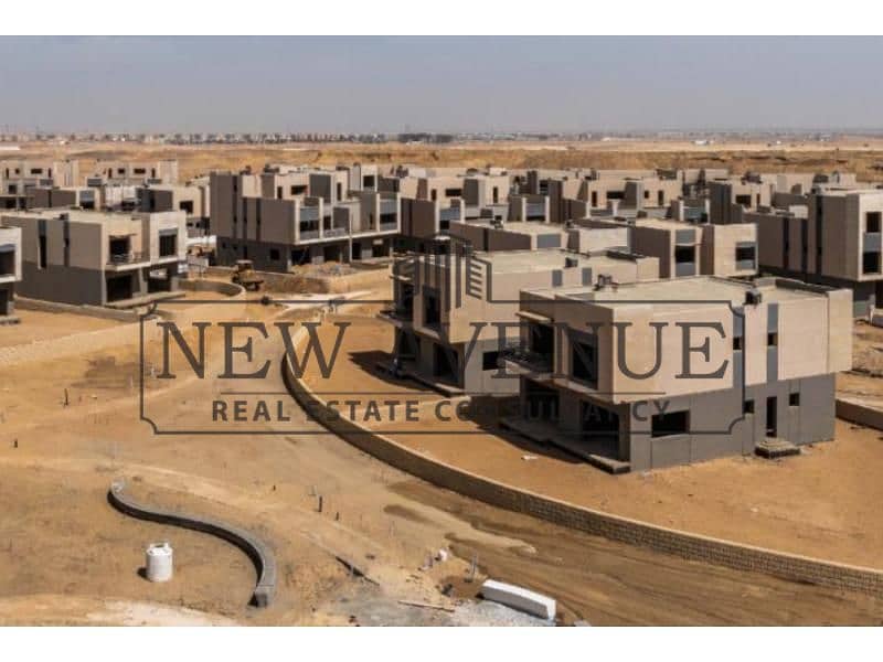 Corner Townhouse for sale in Haptown Seasons Immediate Delivery Perfect location Garden View Below Market Price - Ansicht 5
