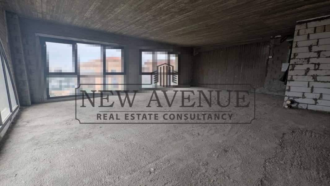 Corner unit Office for rent at mivida 134 SQM with a prime view plaza - Widok 3