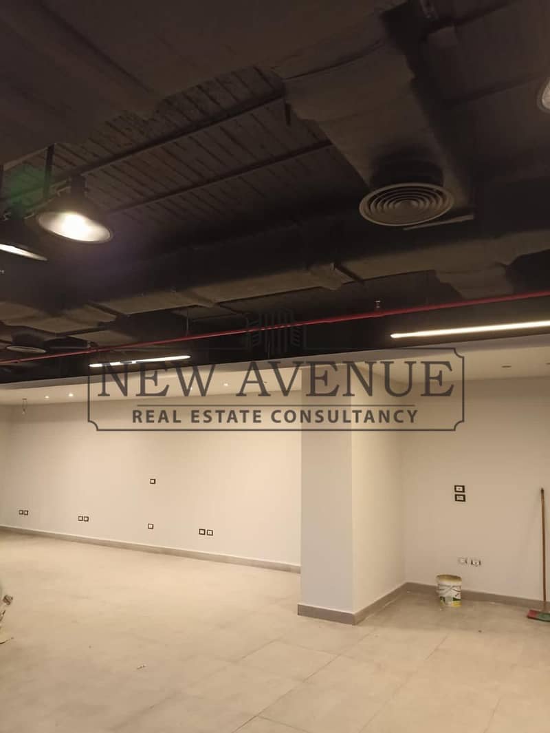 Income Property at 5A Prime Unit Overlooking Plaza - Ansicht 2