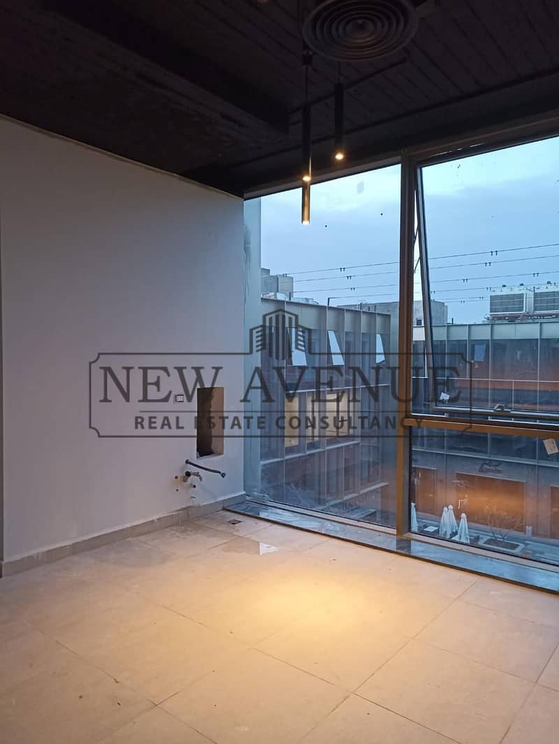 Income Property at 5A Prime Unit Overlooking Plaza - Ansicht 5