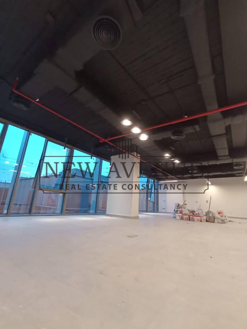 Income Property at 5A Prime Unit Overlooking Plaza - Ansicht 6