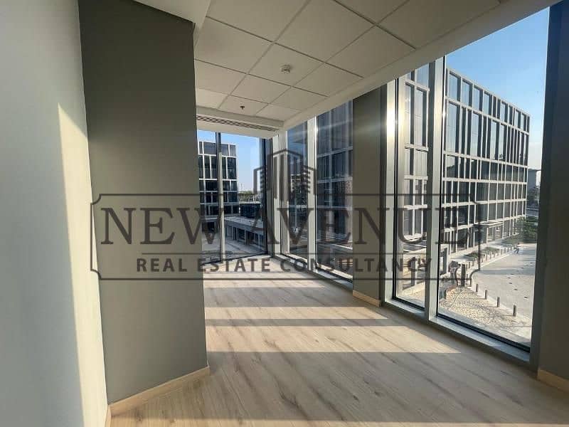 Office Fully Finished For Rent in Cairo Festival City - Widok 2