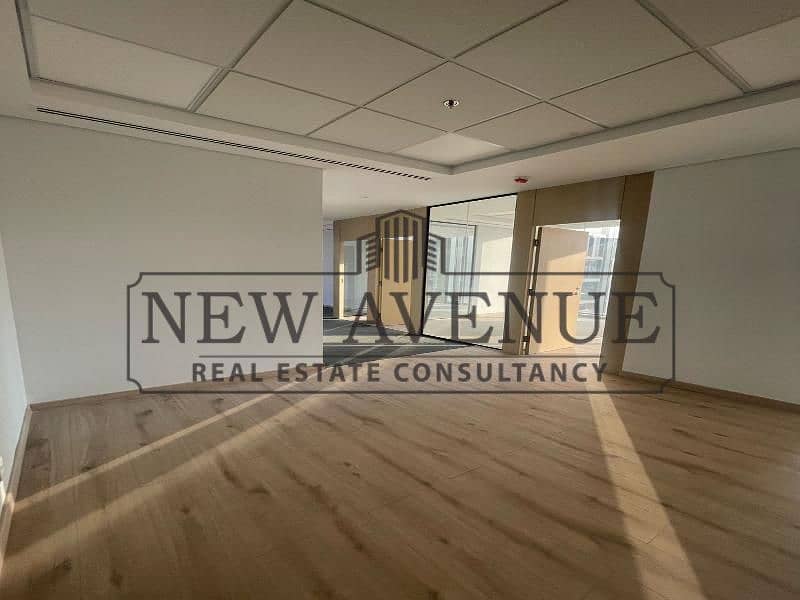 Office Fully Finished For Rent in Cairo Festival City - Widok 6