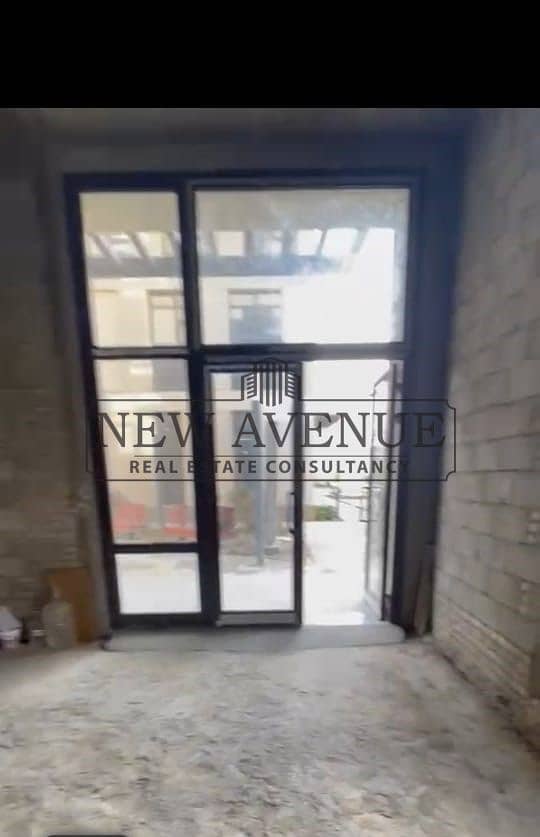 prime location stand alone office at District 5 New Cairo - Widok 5