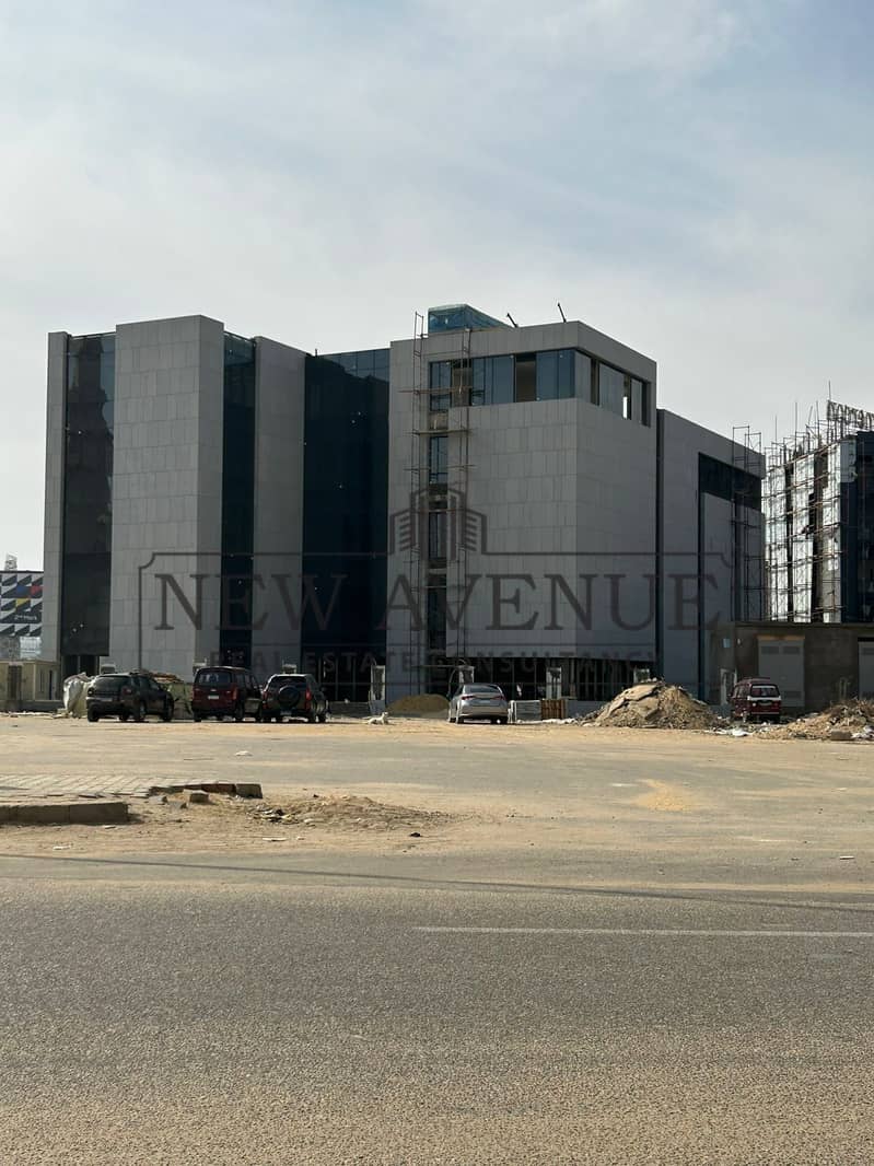 Direct on 90 north View 200m Finished Office 10% Down Payment at New Cairo - Widok 5