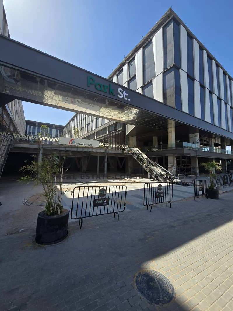 Corner office 195sqm for rent in Park st East New Cairo - Ansicht 5