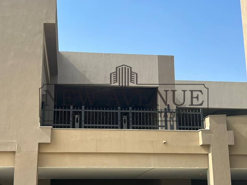 Retail 108m prime located at VGK New Cairo - rent - Más