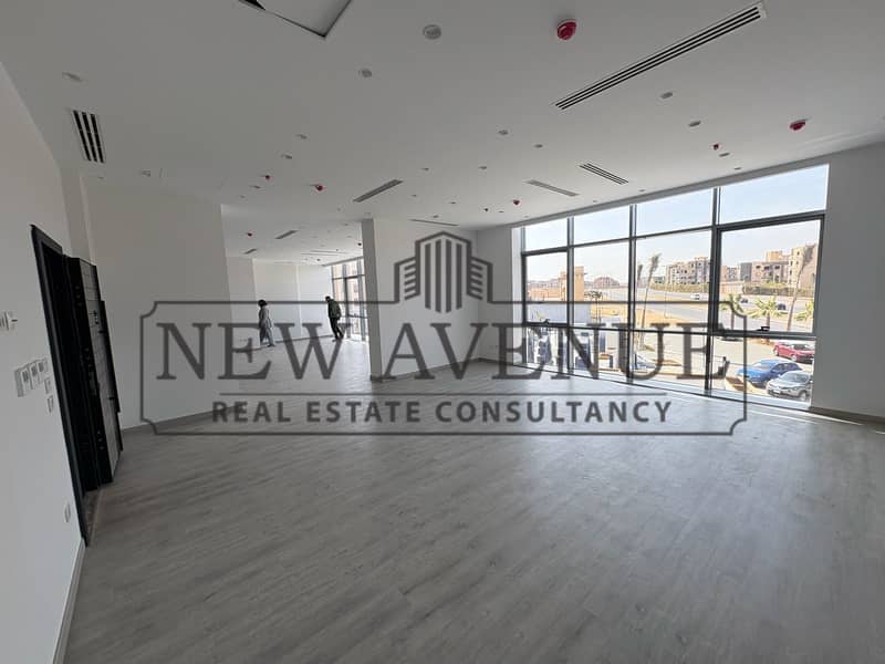 Prime Office 160 sqm for rent at The ledge New Cairo with instalments over 1,5 year – pohled 4
