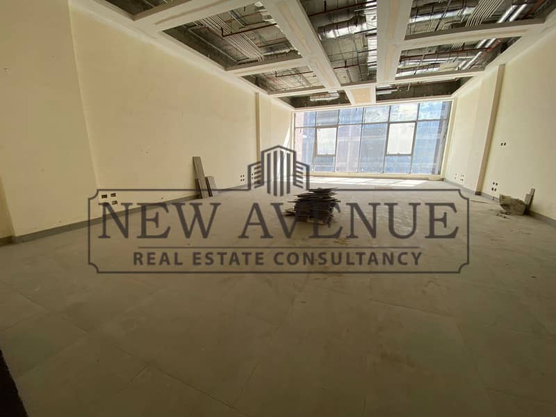Fully finished office 95M at Three Sixty New Cairo - Vista 5