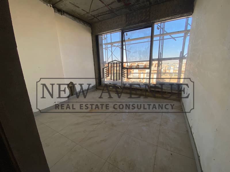 Fully finished office 95M at Three Sixty New Cairo - Vista 6