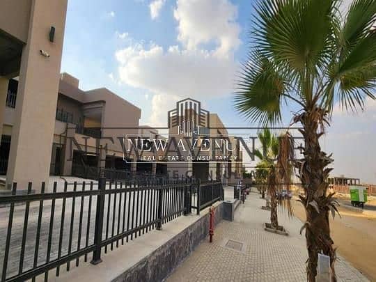 Retail for sale 65 sqm in front of El Ahly Club - Więcej