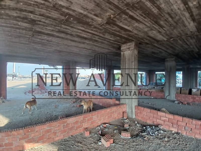 Commercial Retail 100 sqm for Rent in The industrial area el obour city Direct on the main street - Widok 4