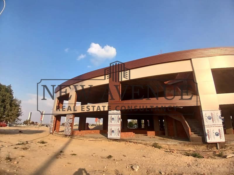 Commercial Retail 100 sqm for Rent in The industrial area el obour city Direct on the main street - Widok 5