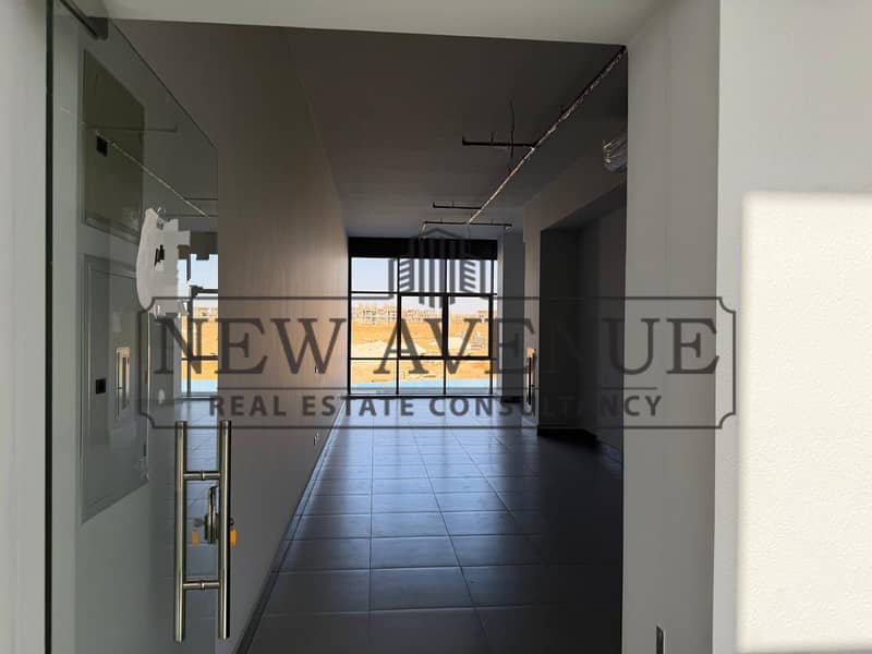 Administrative office 80 SQM For rent with the lowest price at The hub by water way - Więcej