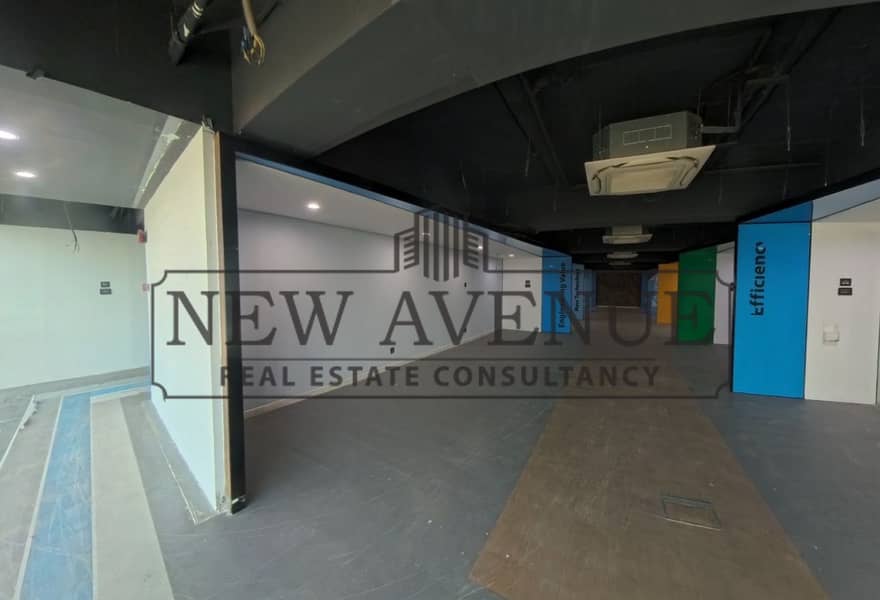 Fully Finished Office space for rent with avery prime location 1700 sqm - Ansicht 4