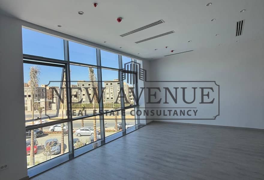 Ready to move Administrative office space for sale with avery prime location The Ledge, New Cairo Fully Finished - Ansicht 2