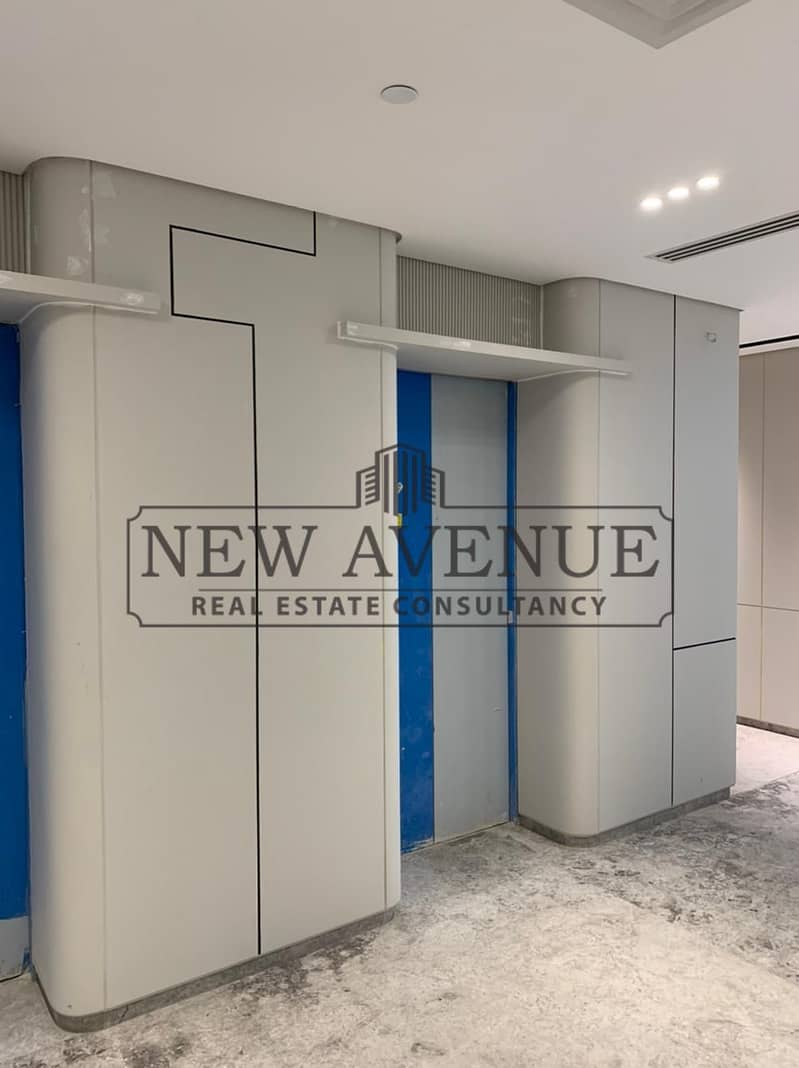 Ready to move open space office for investors and companies directly 90 st with lowest loading ratio plaza view – pohled 6