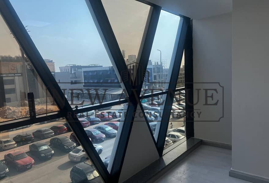 Ready to move Office space for sale with avery prime location Cairo business Plaza – pohled 2