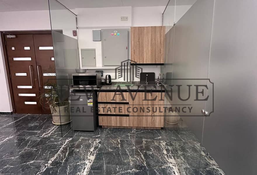 Income property office with roi 7,2% leased to multinational company panoramic view - Altro