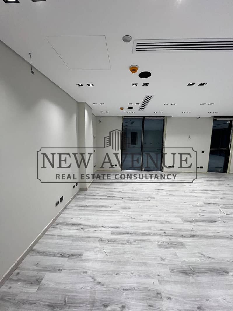 Finished Office in Corner View Plaza in Hyde Park – pohled 6