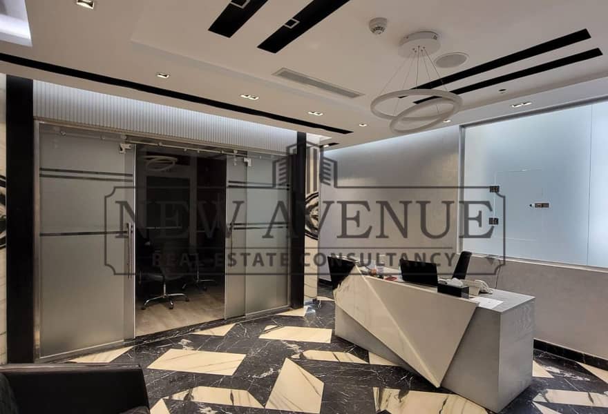 Office with a distinctive finish on 90th Street - Vista 3