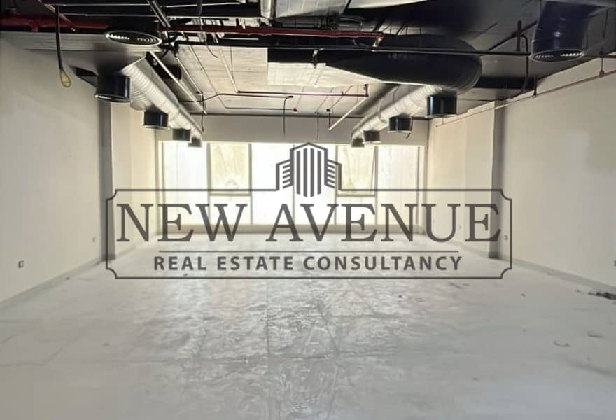 Open space office ready to move for companies plaza view easy accessbility directly mehwer bin zayed - Widok 3