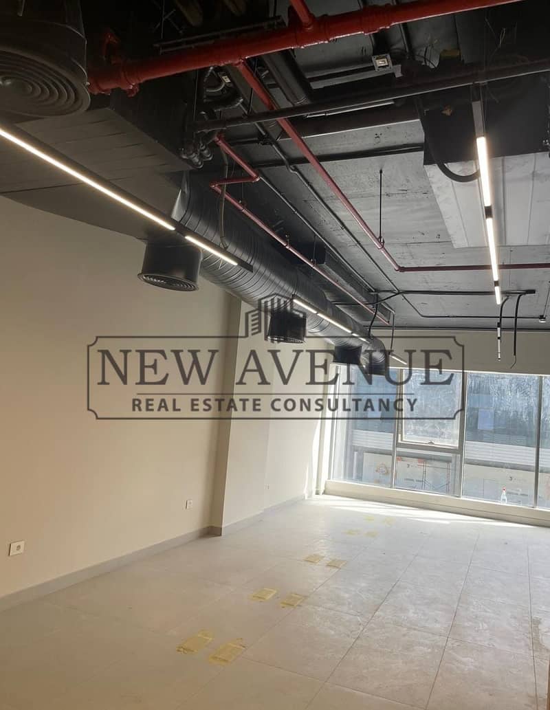 Open space office ready to move for companies plaza view easy accessbility directly mehwer bin zayed - Widok 4