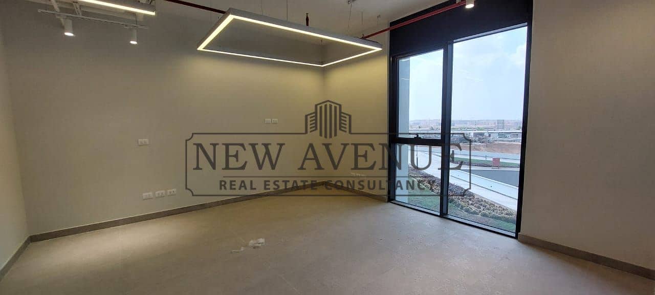 Fully Finished Office Ready To Move Includes 1 Parking Slot For Sale at Hyde Park New Cairo - Ansicht 3