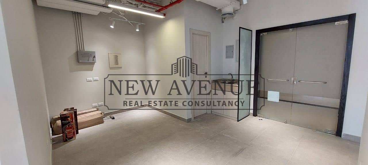 Fully Finished Office Ready To Move Includes 1 Parking Slot For Sale at Hyde Park New Cairo - Mehr