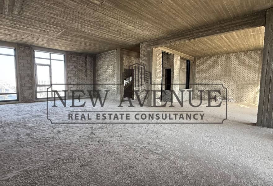 With Installments Office 664 Sqm in District 5 For Sale New Cairo - Ansicht 2