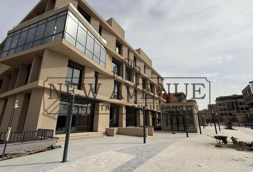 With Installments Office 664 Sqm in District 5 For Sale New Cairo - Mehr