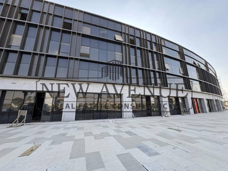 Office in Lake View Fully Finished With Ac's 480 Sqm Ready To Move For Rent New Cairo - Widok 5