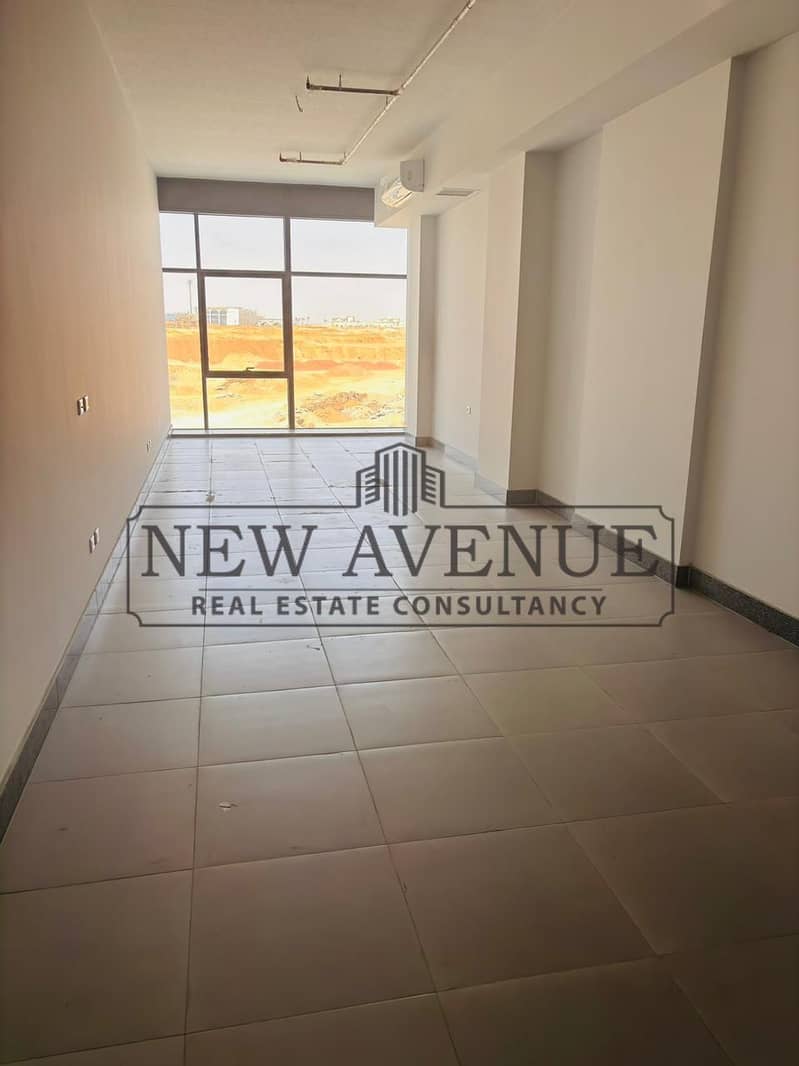 Office Fully Finished in Waterway Ready To Move For Rent New Cairo - Ansicht 2