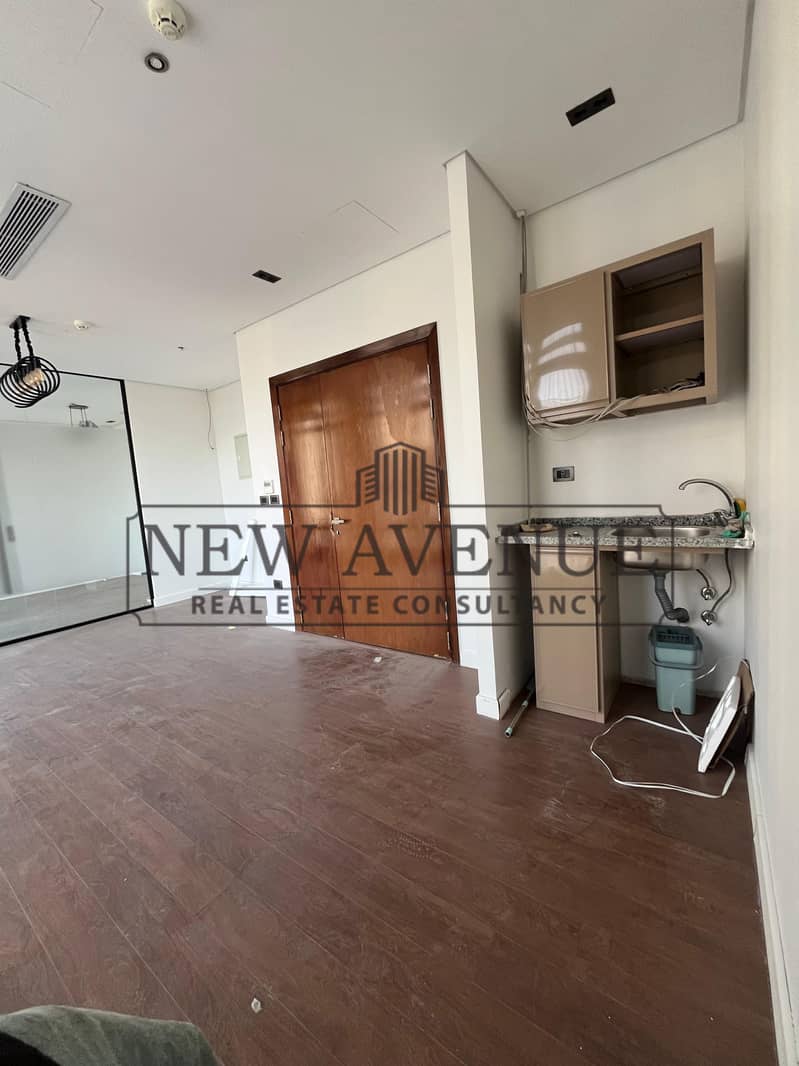 Below Market Price Office District 5 Fully Finished With Ac's For Rent - Więcej