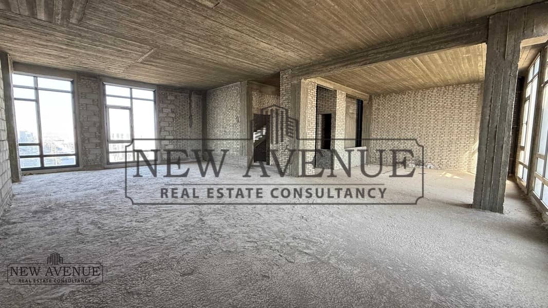 Office Prime Location District 5 With Signage For Rent - Bild 3