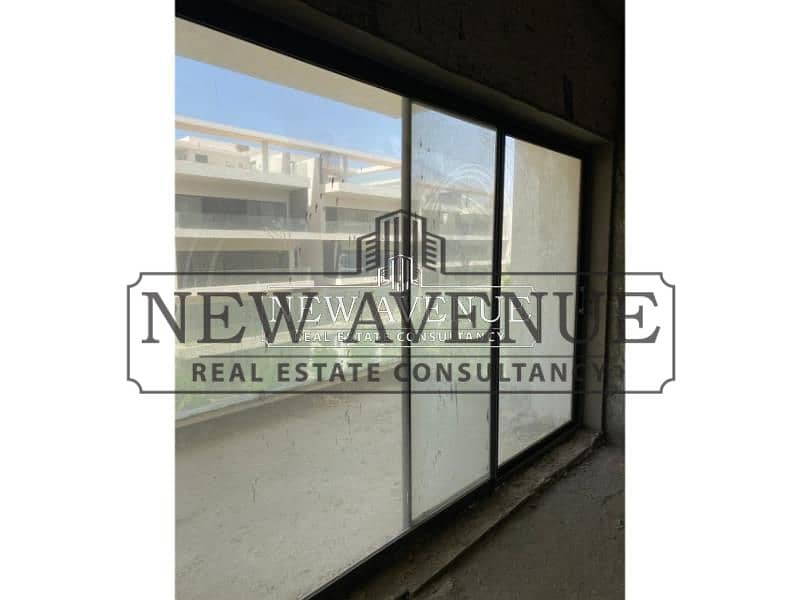 Apartment three bedrooms ready to deliver with two parkng slots in lake view residence in new cairo - Mehr