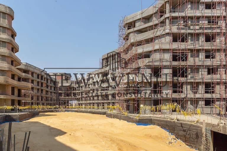 ground apartment with garden installments 2 bedroom in bloom fields phase lake side by tatweer misr in al mostakbal city - Widok 4