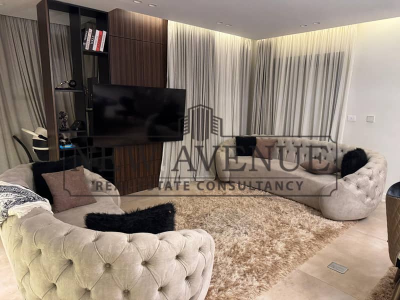 duplex fully finished prime location fully furnished with acs ready to move in trio gardens new cairo - Widok 2