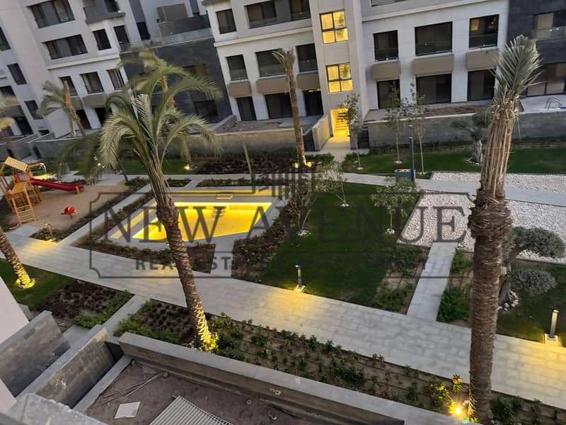 duplex fully finished prime location fully furnished with acs ready to move in trio gardens new cairo - Widok 4